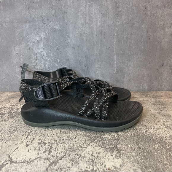 Chaco Black/White Waterproof Sandals KIds sz 2 - Picture 1 of 6